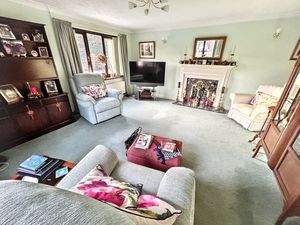 Lounge- click for photo gallery